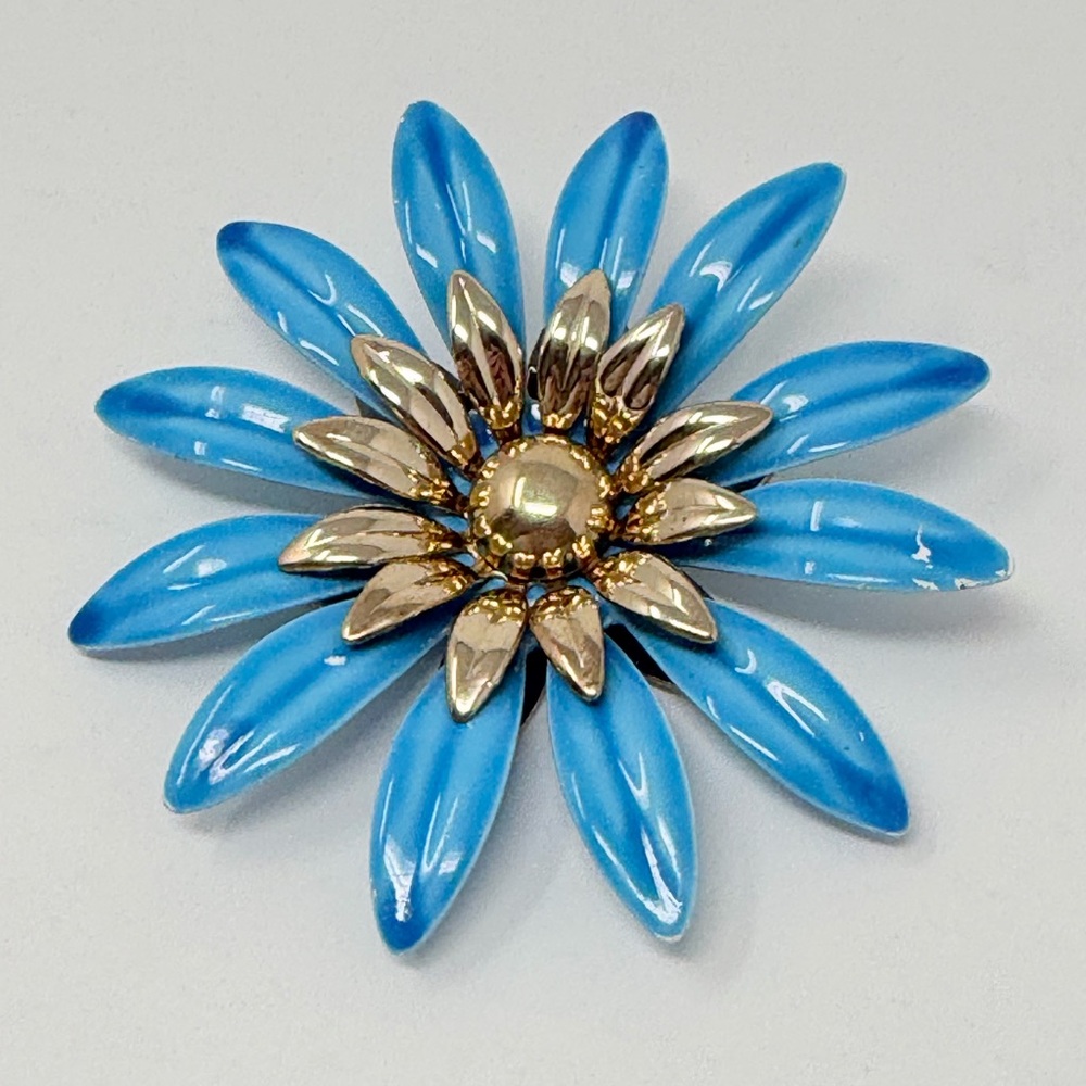Sarah Coventry Vintage Blue Tahitian Enamel Flower Brooch Gold Tone Signed